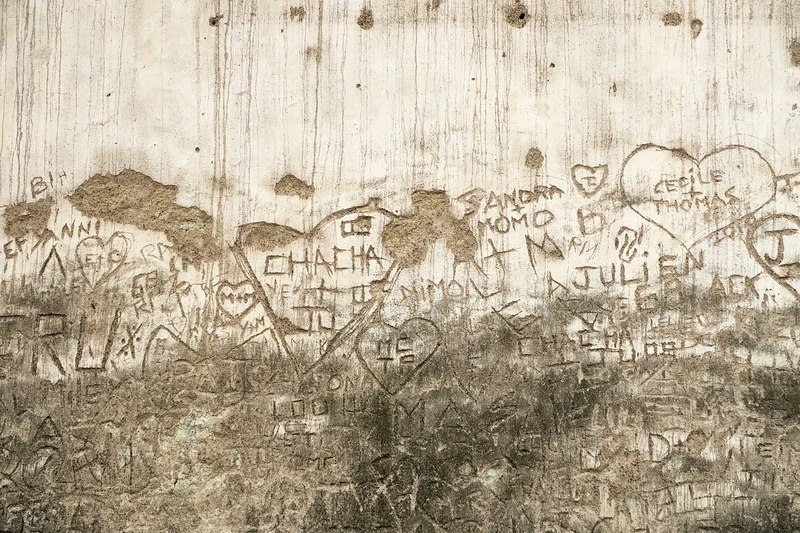 mur gravé
