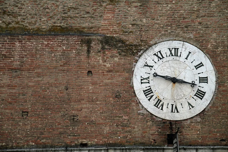 Bien choisir son horloge murale pour le salon